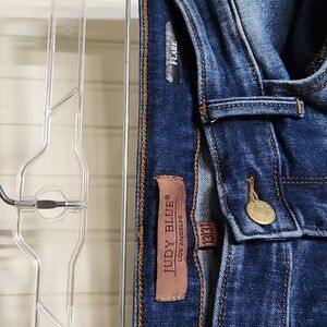 Judy Blue high rise, 13/31 trouser flare dark wash jeans